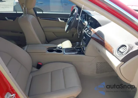 2014 Mercedes-Benz C-Class C 250 Sport/Luxury из США, поврежденный, VIN WDDGF4HBXEG196978